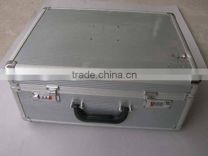 2013 new design UK style Aluminum instrument case with logo print