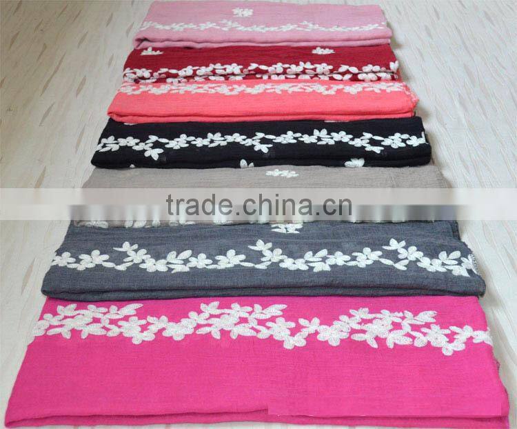 Beautiful Flower Leaf Embroideried Muslim Women Head Scarf Cotton Hijab