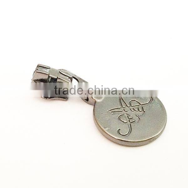 custom zip pullers