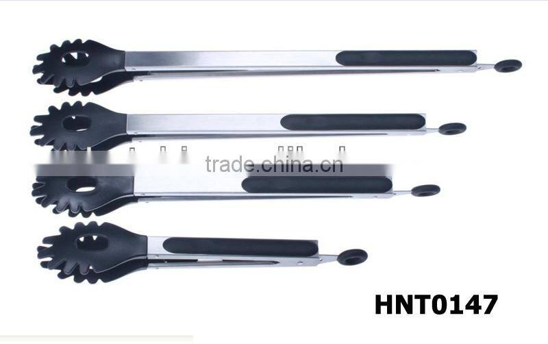 BBQ tong with locking function