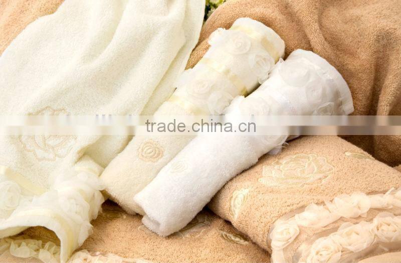 towels set with lace and embroidery