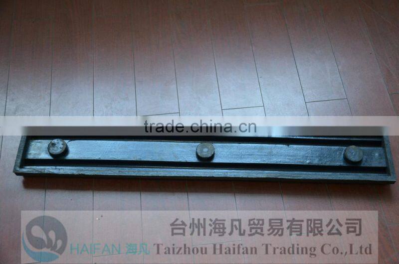 durable customized wheel chock rubber wheel stopper/car parking stoppers , made of synthetic rubbe/hot sale rubber car stopper