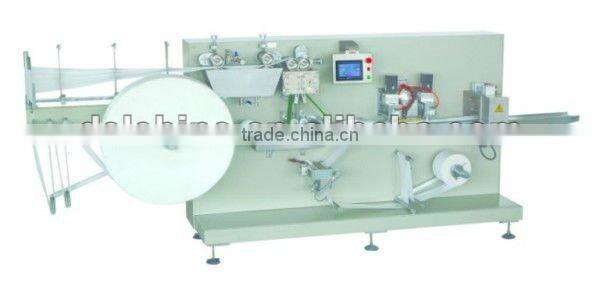 Automatic wet tissue packing machine
