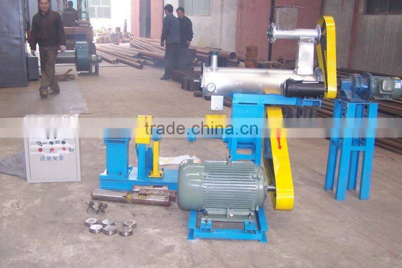 Free steam fish feed pellet extruding machine