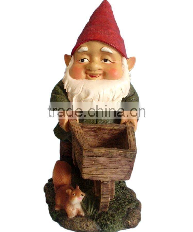 Popular cute fiberglass resin gnome life size garden statues with squirrel