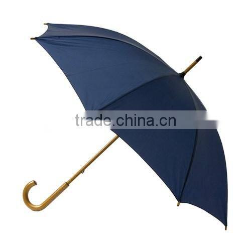 Classic umbrella with wooden shaft and crook handle