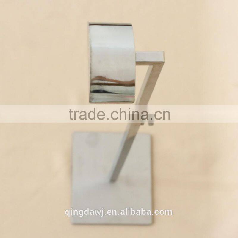 QD-H28 High quality sample metal rack for bags suits display