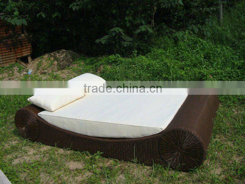 outdoor double lounge bed new !