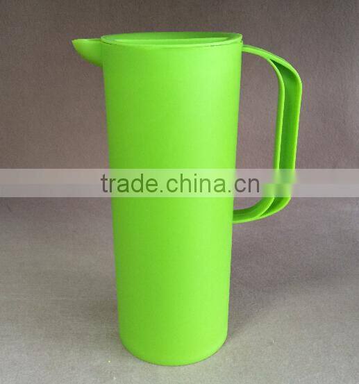 1.5L plastic Serving jug Water jug Water pitcher (Green 375C) in display box packing #TG1009EG