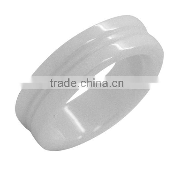 Fashion white ceramic ring with grooves