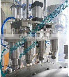laundry detergent pouch filling and sealing machine