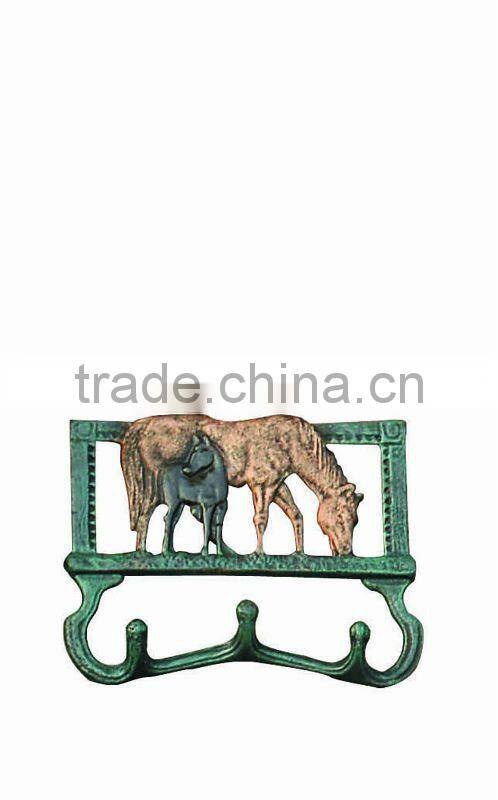 Decorative cast aluminum hanger