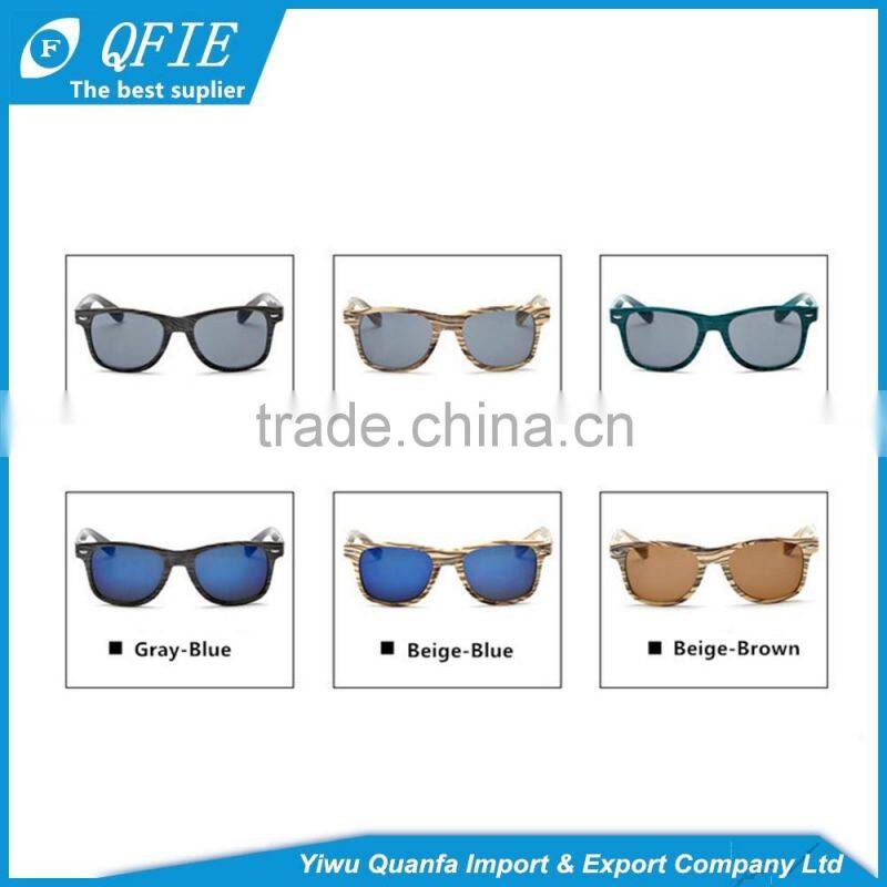 Wholesale fashion wood grain sunglasses with With Logo engraved