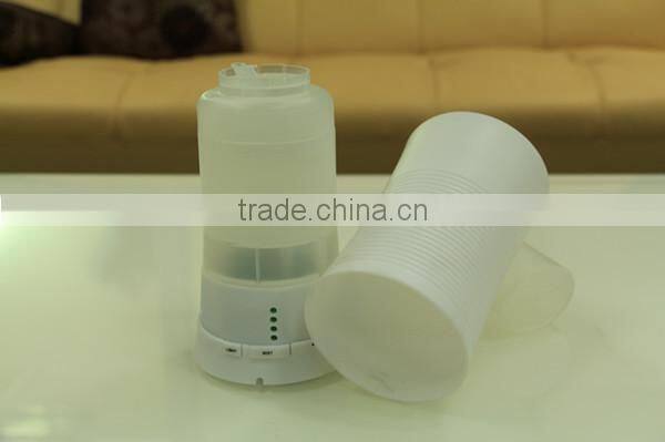 Portable spray aroma diffuser