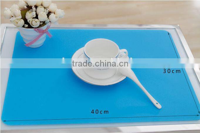 Non-stick and heat resisitant silicone placemat for dining