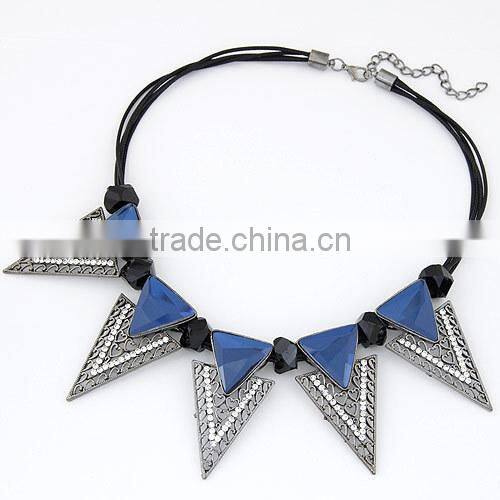 American and European Popular Exquisite Crystal and Resin Alloy Wax Rope Triangle Charm Necklace in Stock