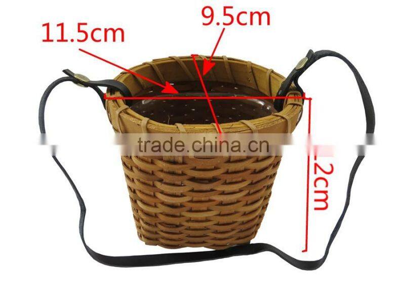 Hanging wooden basket for flower