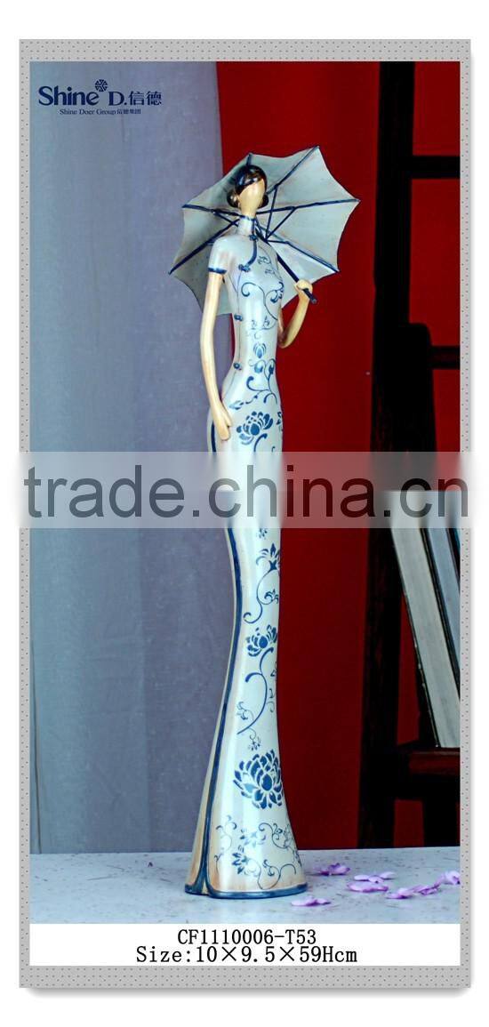 Blue & white Art Collectible Chinese lady Figurine with chinese dress