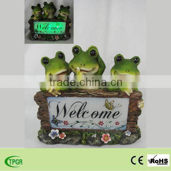 Polyresin frog solar light courtyard lamp for garden ornaments