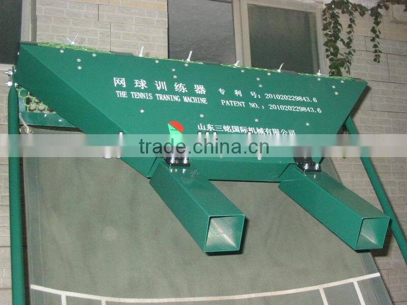Portable tennis ball machine
