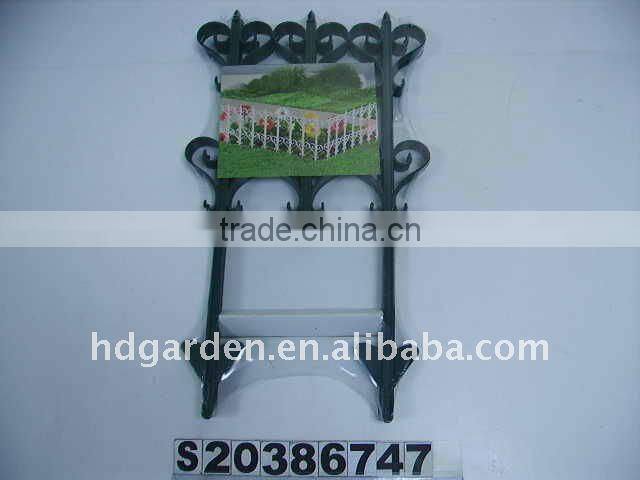 Garden plastic heart-shaped fence