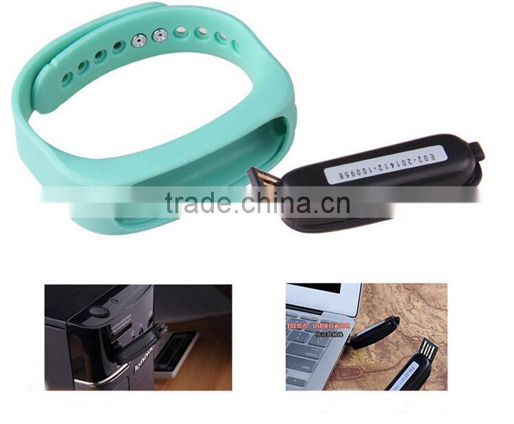 New Product Phone Camera/Video Remote Connected by V4.0 Bluetooth Standby Bracelet Watch