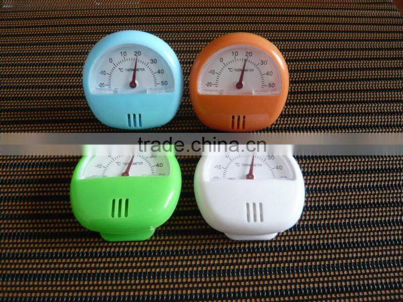 Plastic fridge thermometer w/ magnet on the door color option and cheapest price accurate read temperature red arrow scale