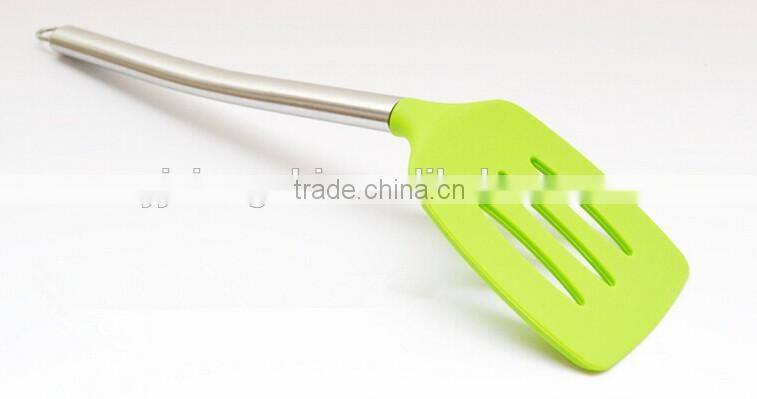 Hot Sale Food Grade Heat-Resistant Silicone slotted turner with stainless handle utensils