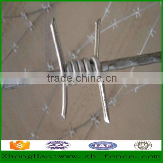 Hot dipped galvanized or PVC coated Barbed Wire Fencing farmland fence