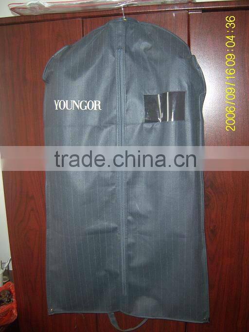 Light Green Embossing Recyclable Plastic Folding Non Woven Bag With Zipper