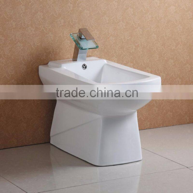 Modern Ceramic Bidet with Faucet Hole