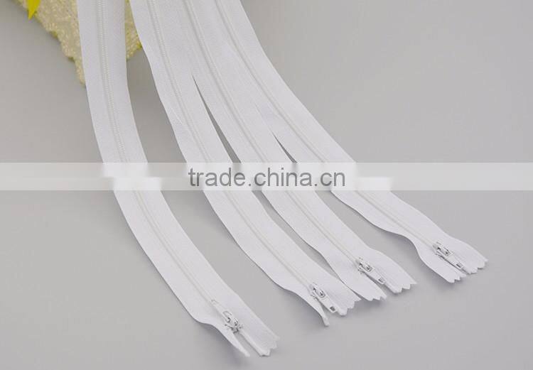High Quality No.#3 20 cm Auto Lock Close End White Nylon Zipper
