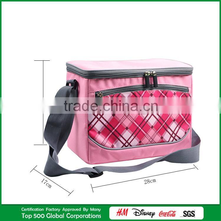 folding picnic basket car using picnic bag