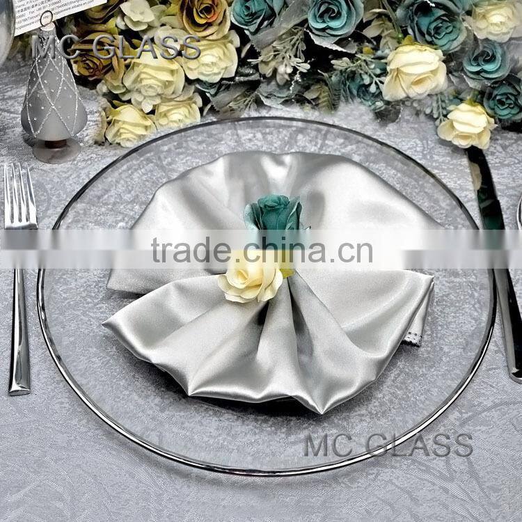 Hot Newest Cheap Wedding and Restaurant Decoration Silver Rimmed Glass Charger Plate Wholesale