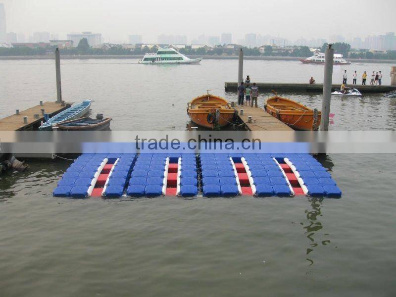 FLOATING DOCK/PLASTIC POTOON