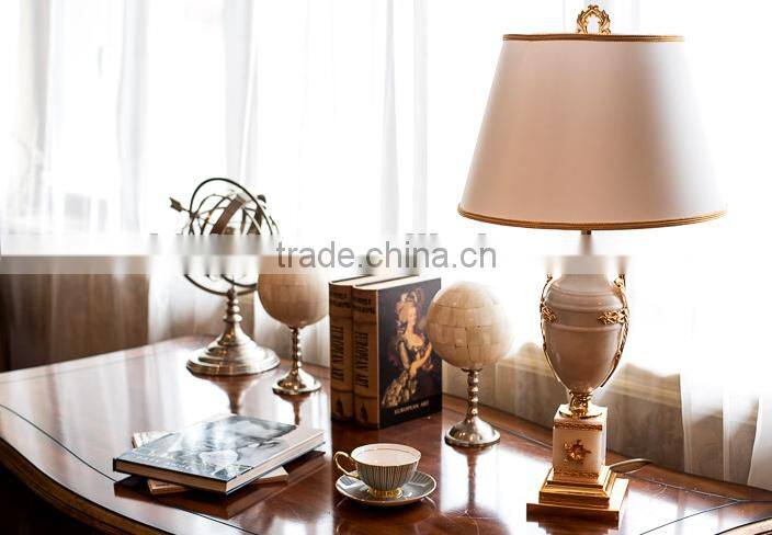 High class onyx made pure brass bottom table lamp