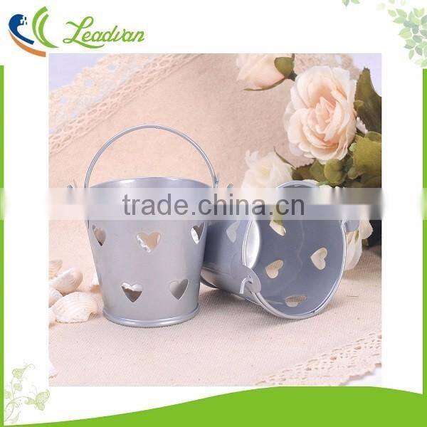 New design small candy buckets wedding pails party favor metal bucket with hollow hearts