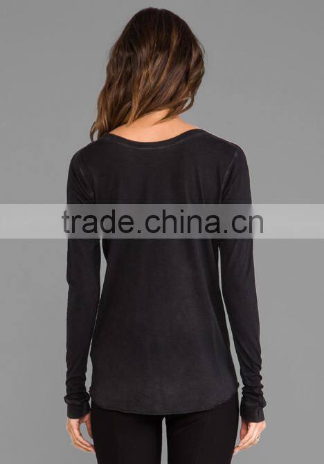 Metallic foil graphic rolled hem t-shirts