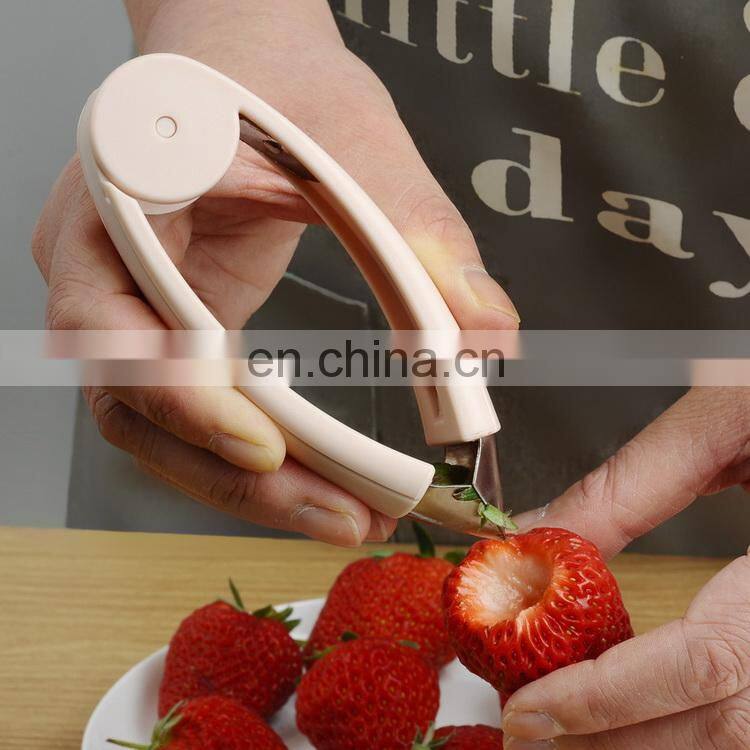 Amazon Hot Sell Kitchen Accessories Strawberry Stem Separator Fruit Corer Stalks Stems Remover Strawberry Huller