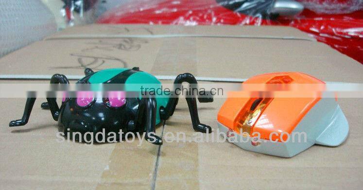 New design hot sell remote control climbing insect