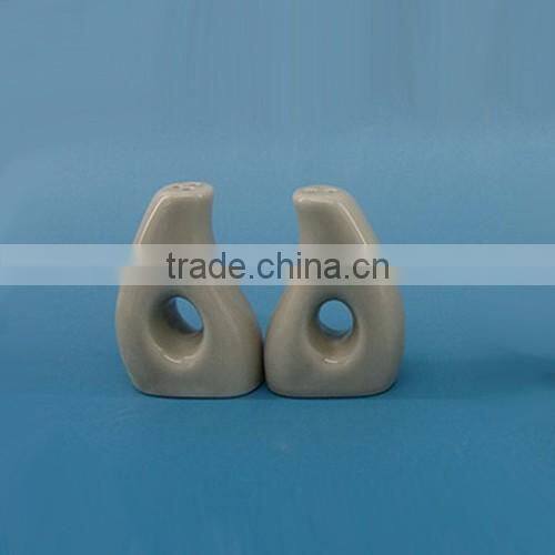 2016 New design ceramic salt & pepper shakers