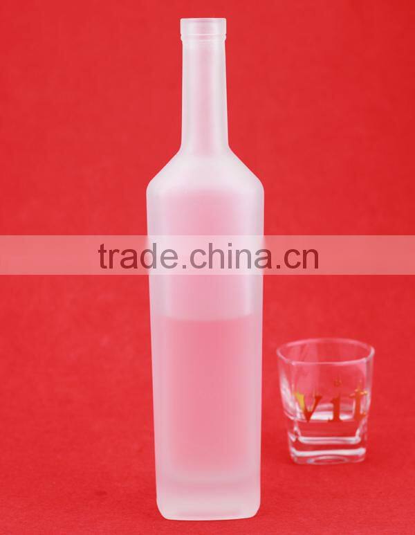 Custom liquor glass bottle made fancy glass wine bottle 750 ml colored liquor bottle