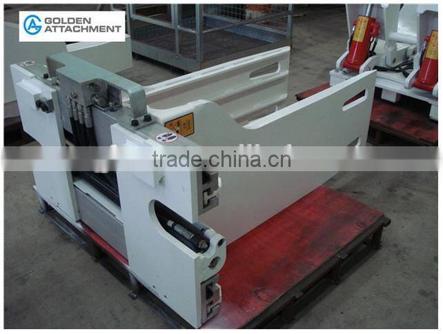 bale clamps mounted in forklift