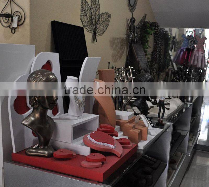 Velvet bracelet display with ring box