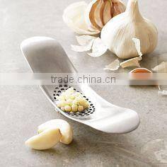 Stainless steel garlic press/ garlic crusher/ garlic rocker