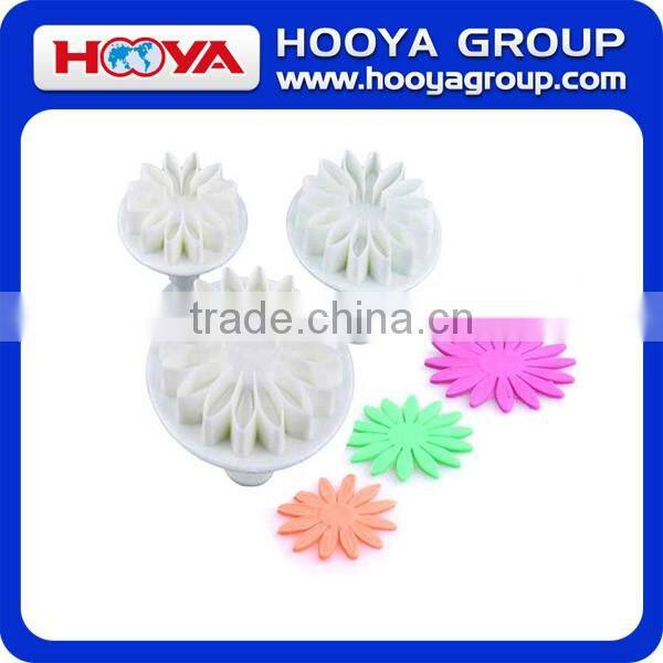 3 Pcs Veined Sunflower Daisy and Gerbera Flower Fondant Cake Sugarcraft Decorating Kit Cookie Mould Icing Plunger Cutter Tools