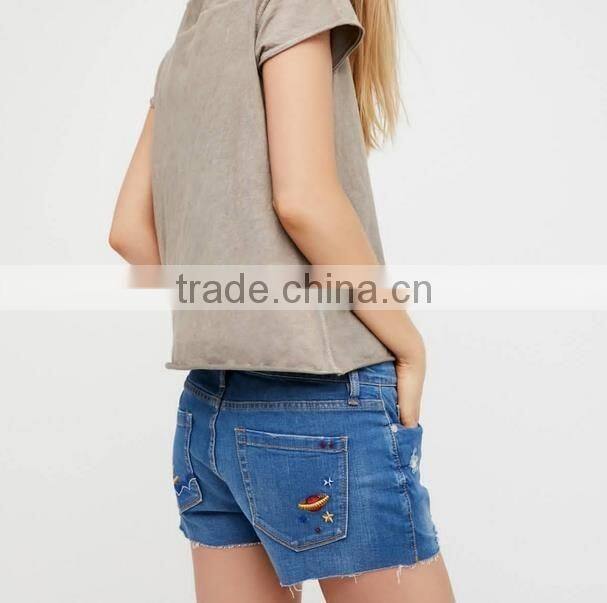 2017 Fashion embroidered Denim Short woman