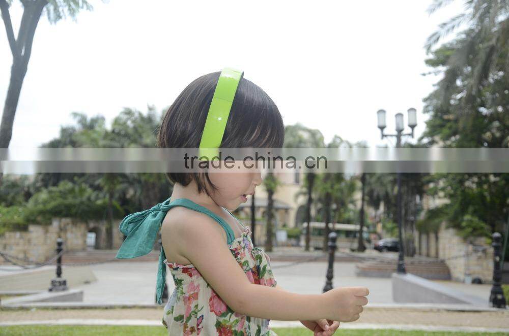 Free sample worldwide /2015 hot sale & stylish bluetooth headphone with super bass