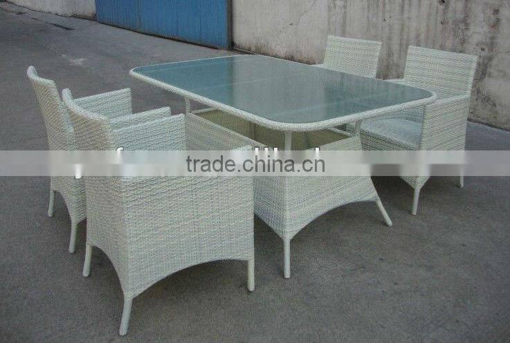 round wicker coffee table and chair