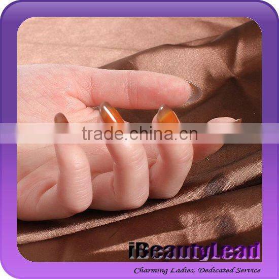 Charming color changing nail polish with different colors